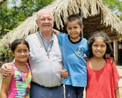 ¡Feliz cumpleaños Padre Lucas!